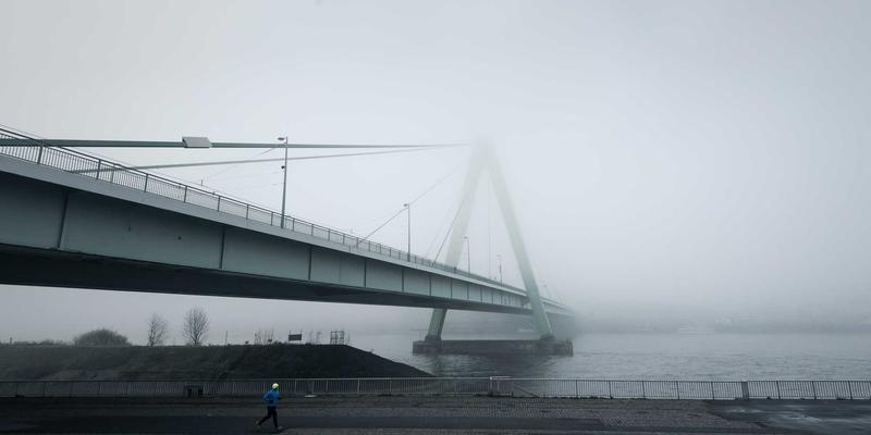 0954U处理器内存搭配全攻略：双通道与频率选择如何影响社区便民服务效率？